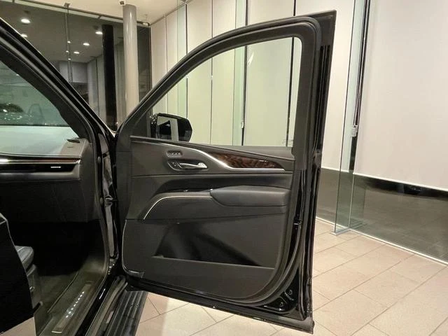 Cadillac ESCALADE 18