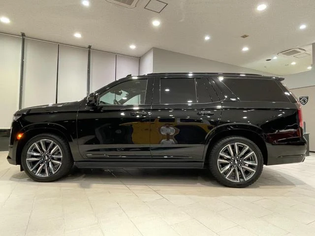 Cadillac ESCALADE 8