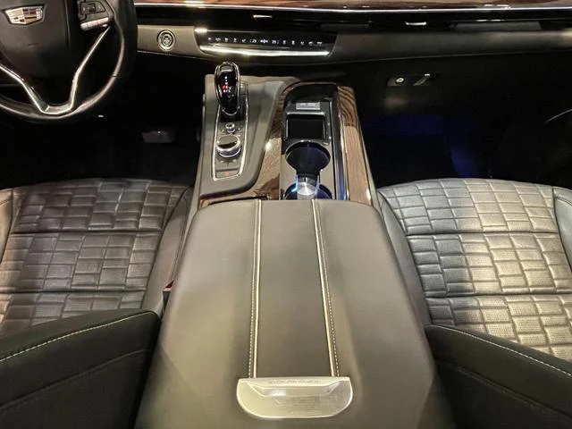 Cadillac ESCALADE 36