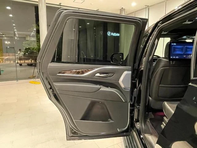 Cadillac ESCALADE 17