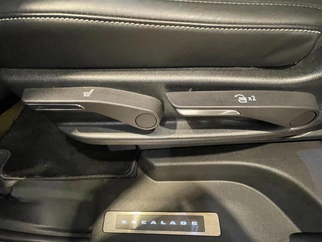 Cadillac ESCALADE 25