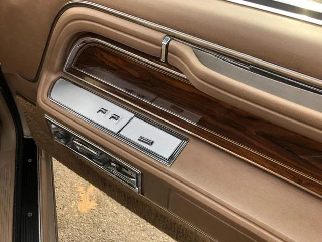 Lincoln MARK VI 32