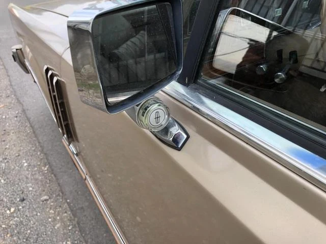 Lincoln MARK VI 12