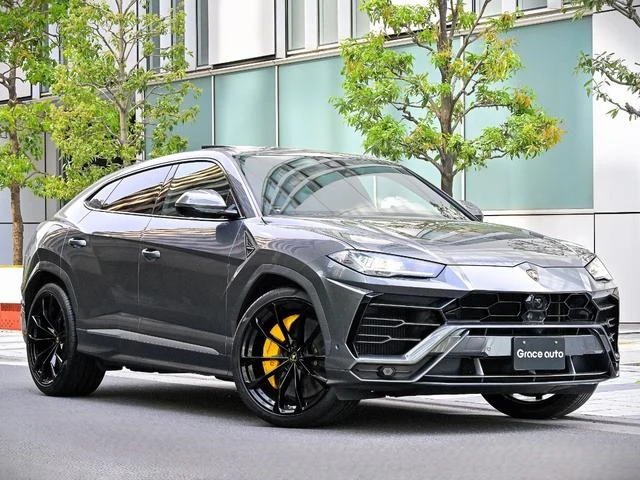 Lamborghini URUS 28
