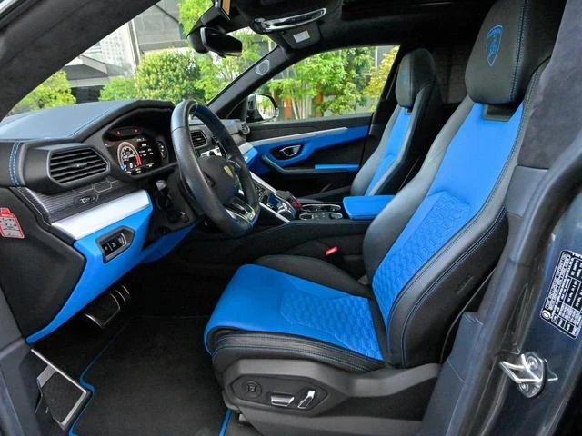 Lamborghini URUS 44