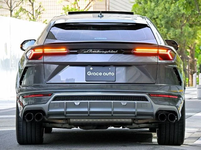 Lamborghini URUS 5
