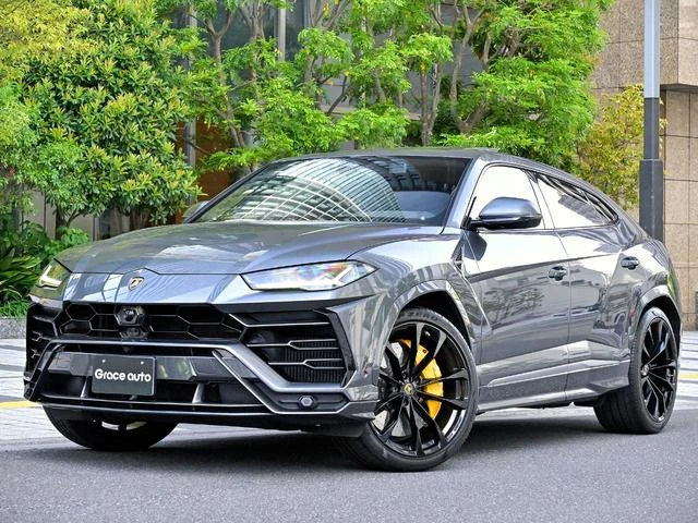 Lamborghini URUS 23