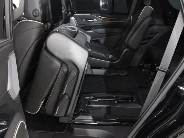 Cadillac ESCALADE 37