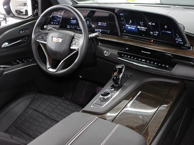 Cadillac ESCALADE 32