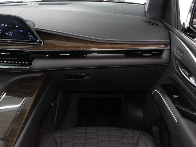 Cadillac ESCALADE 17