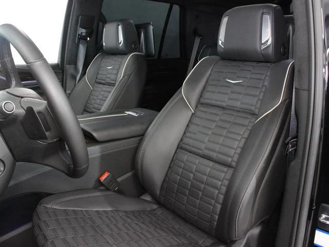 Cadillac ESCALADE 34