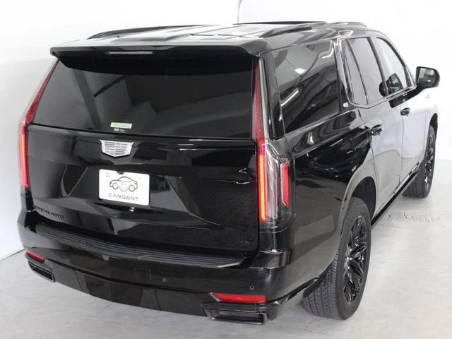 Cadillac ESCALADE 8