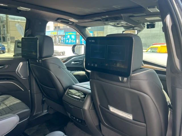Cadillac ESCALADE 26