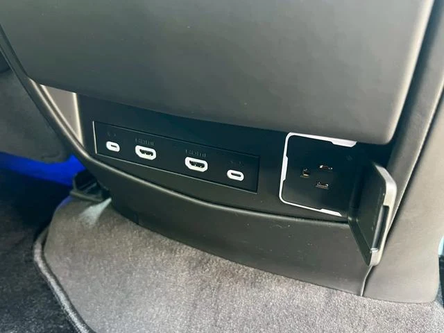 Cadillac ESCALADE 28
