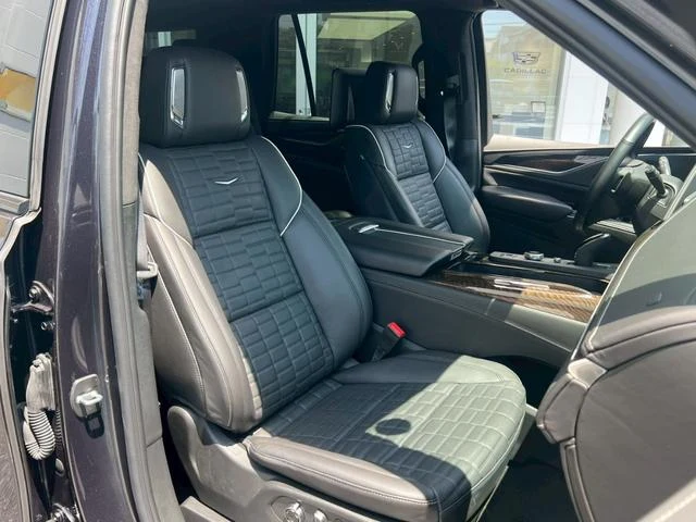 Cadillac ESCALADE 23