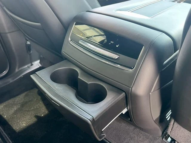 Cadillac ESCALADE 27