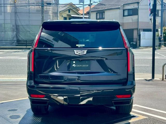 Cadillac ESCALADE 8