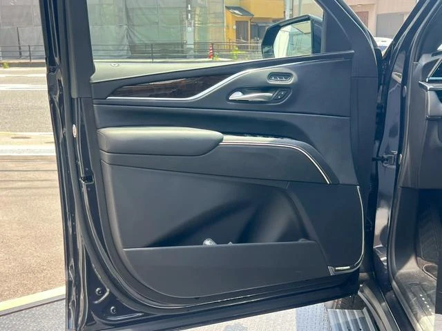 Cadillac ESCALADE 38