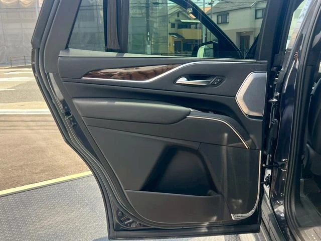 Cadillac ESCALADE 39