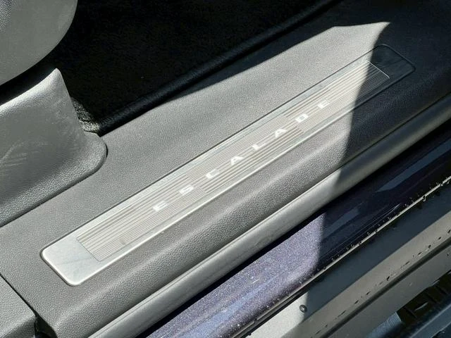 Cadillac ESCALADE 66
