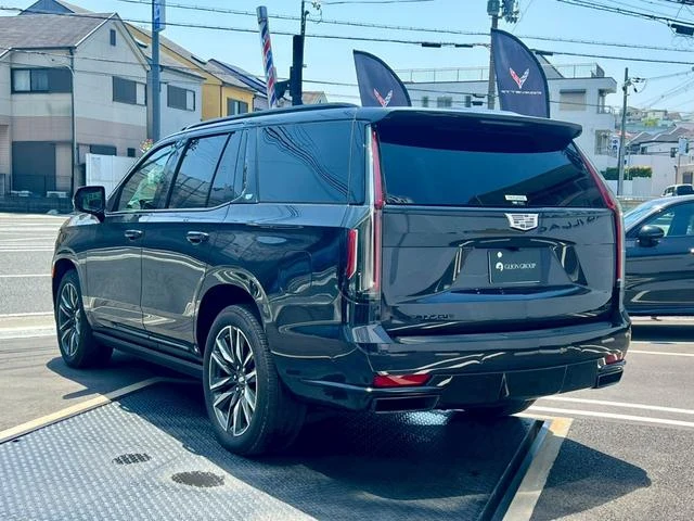 Cadillac ESCALADE 9