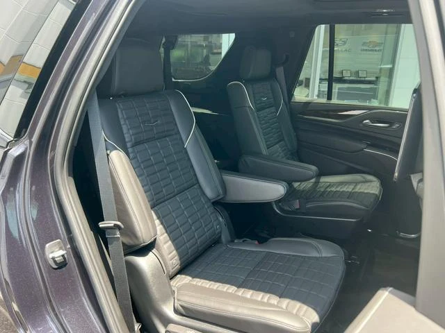 Cadillac ESCALADE 25