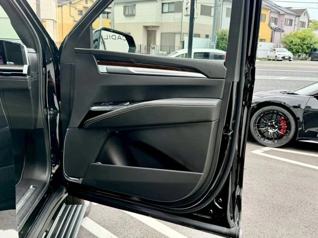 Cadillac ESCALADE 36