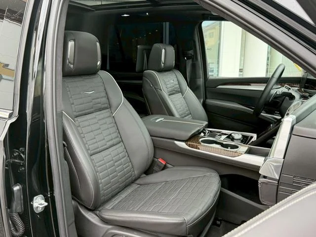 Cadillac ESCALADE 23