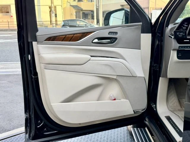 Cadillac ESCALADE 42