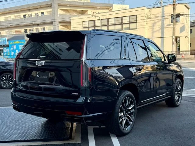 Cadillac ESCALADE 76
