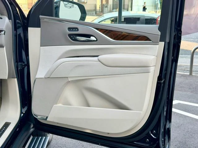 Cadillac ESCALADE 39