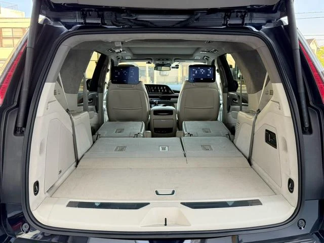 Cadillac ESCALADE 34