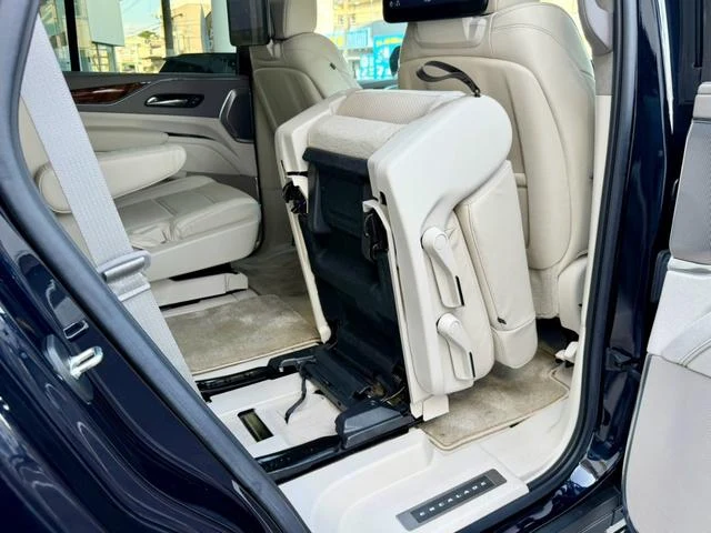 Cadillac ESCALADE 30