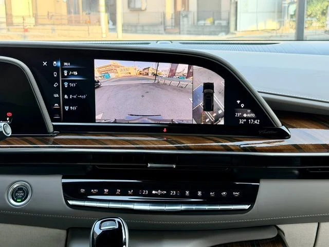 Cadillac ESCALADE 50