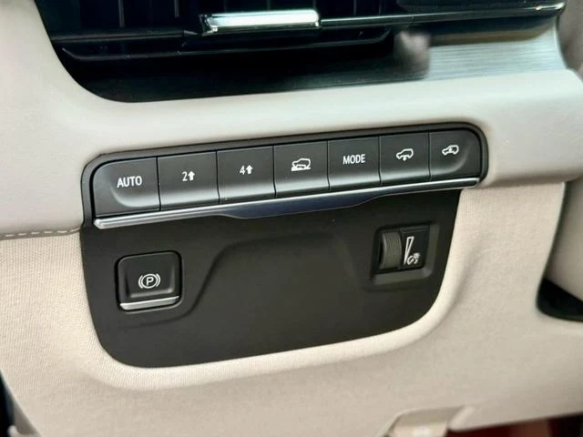 Cadillac ESCALADE 61