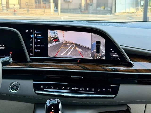 Cadillac ESCALADE 51