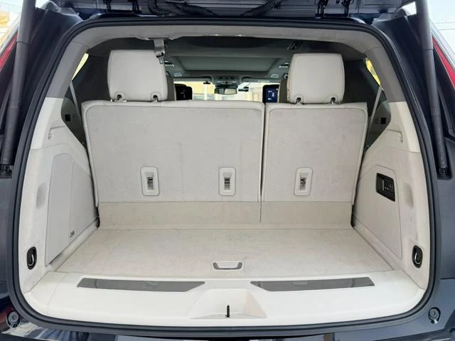 Cadillac ESCALADE 32