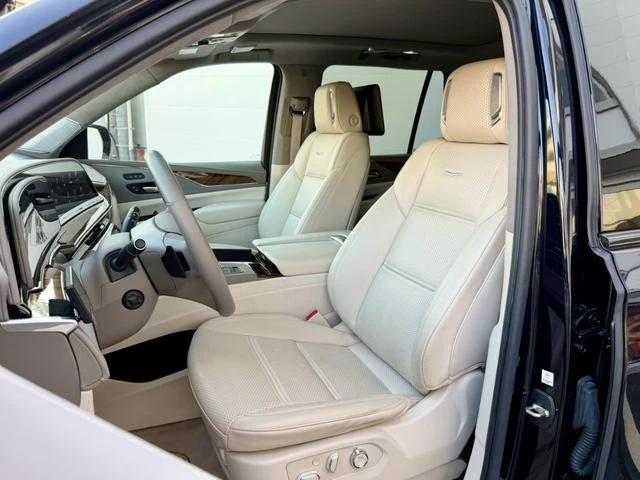 Cadillac ESCALADE 23