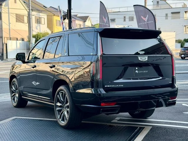 Cadillac ESCALADE 9