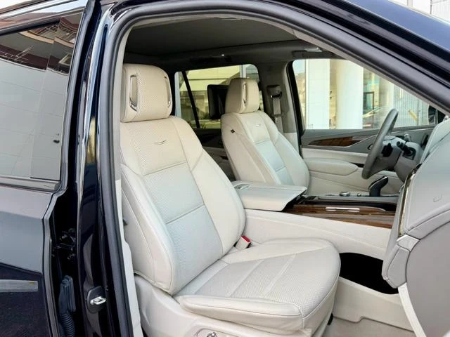 Cadillac ESCALADE 25