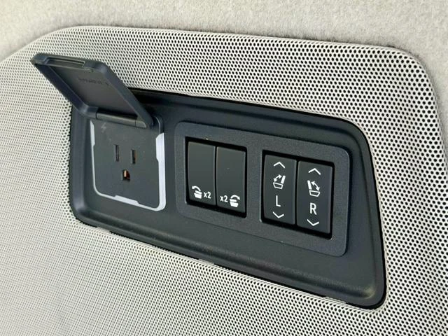 Cadillac ESCALADE 37