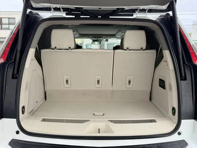 Cadillac ESCALADE 28