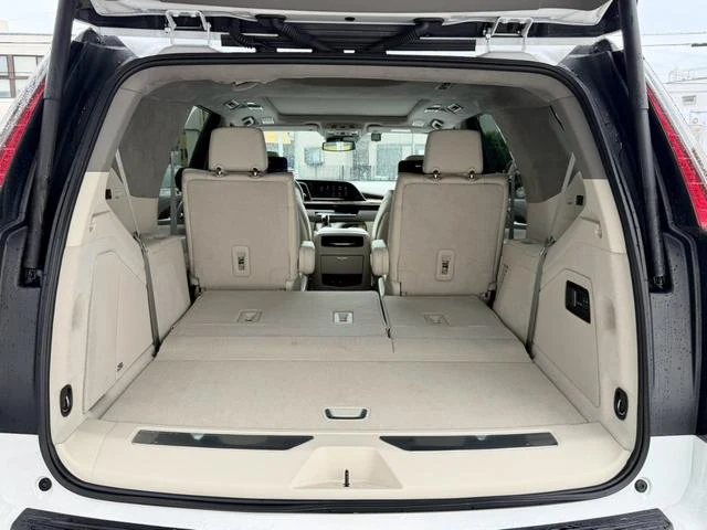 Cadillac ESCALADE 29