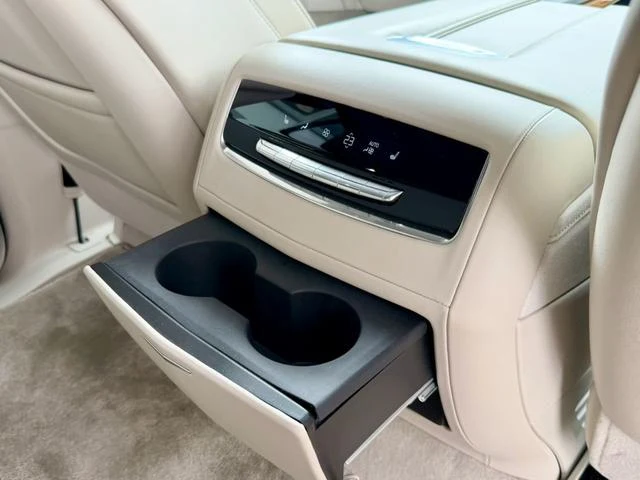 Cadillac ESCALADE 24