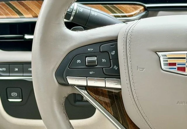 Cadillac ESCALADE 44