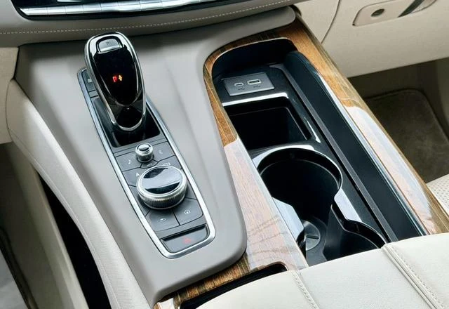 Cadillac ESCALADE 45