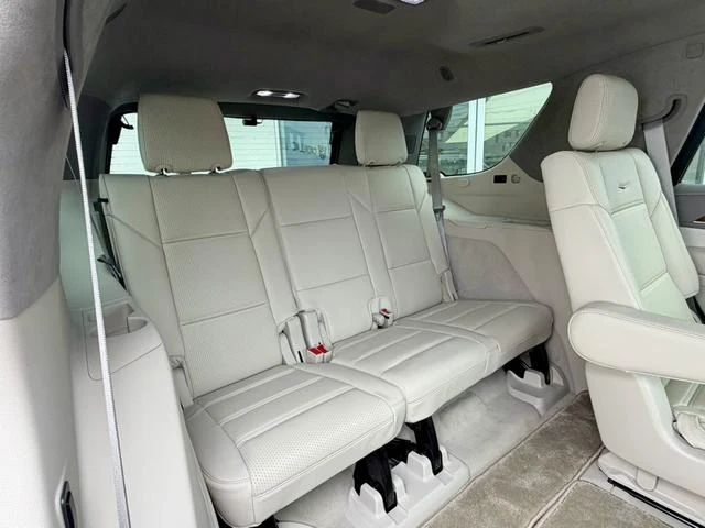 Cadillac ESCALADE 27