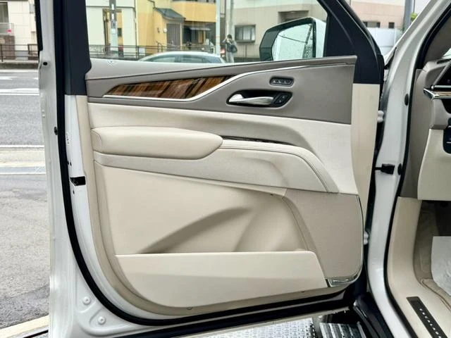 Cadillac ESCALADE 39