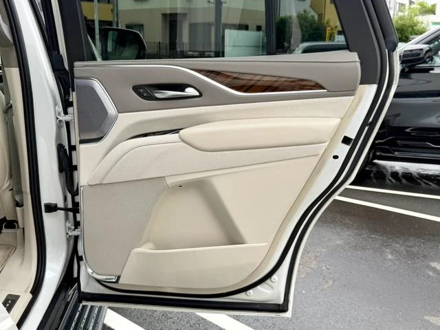 Cadillac ESCALADE 37