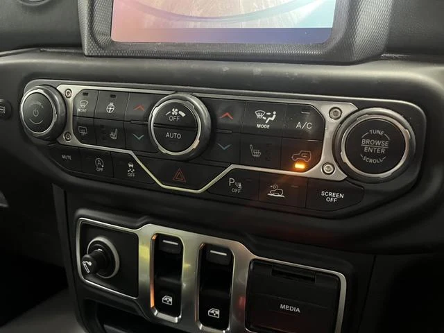 Chrysler JEEP 60